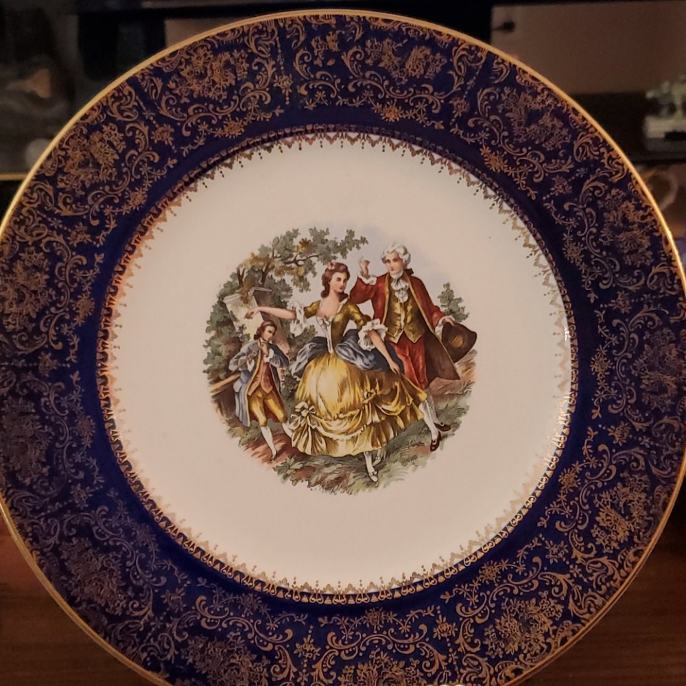 VINTAGE LARGE IMPERIAL SALEM SERVICE PLATE